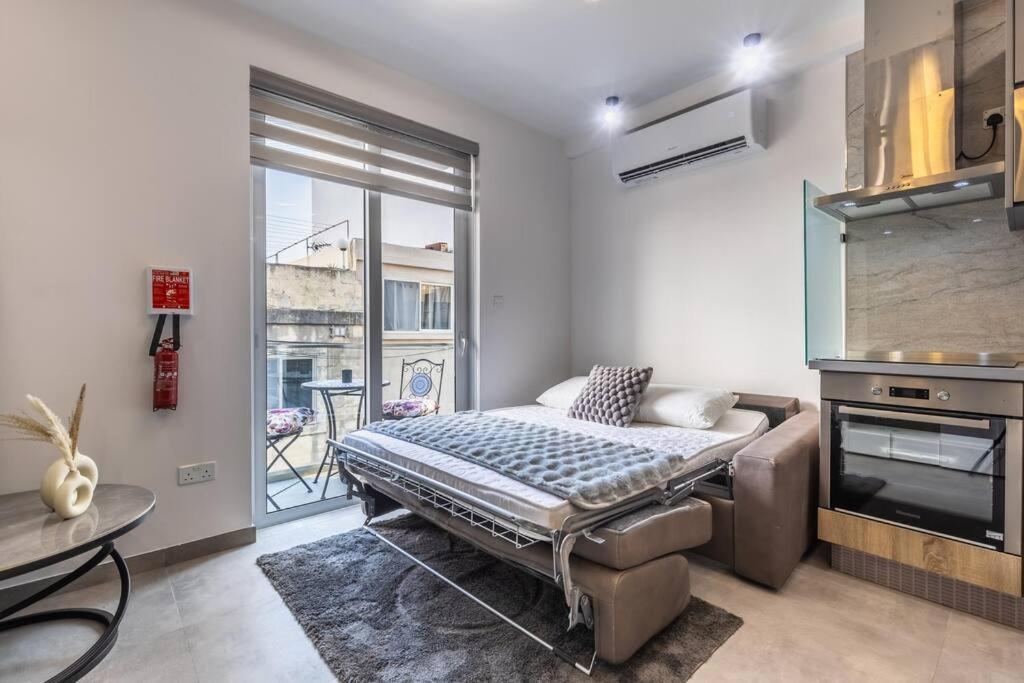 Nocturnal Elegance Apartment By Solea Sliema Buitenkant foto